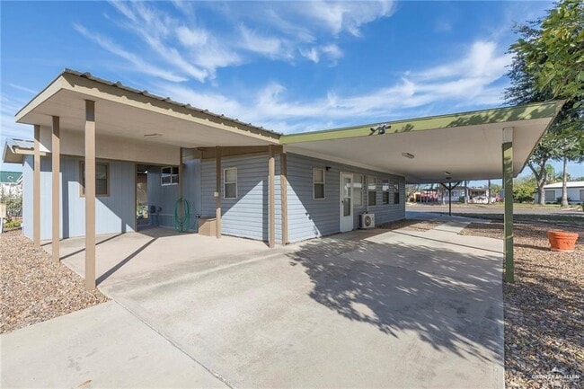 Building Photo - 15 Stagecoach Dr