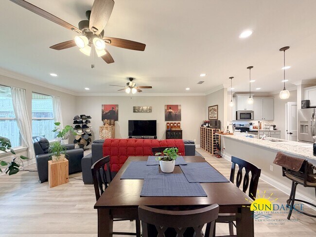 Building Photo - Stunning Shalimar 4 Bedroom / 3 Full Bathroom Home with Solar Energy Efficiency!