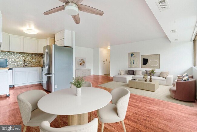 Building Photo - 5801 Quantrell Ave