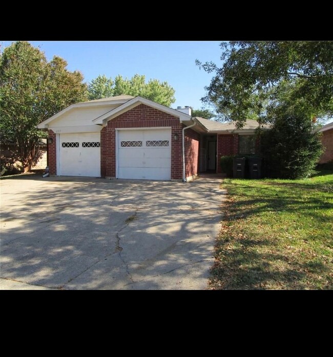 Primary Photo - 3-bedroom Duplex in 76133