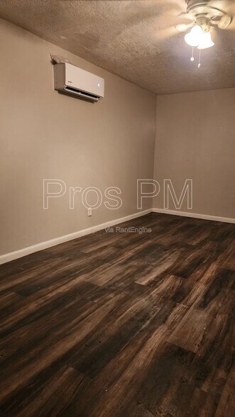 Building Photo - 14637 Kenny St