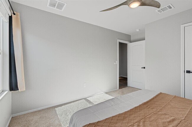 Building Photo - 6021 Roderick Dr