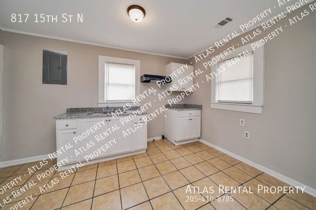 Building Photo - 817 15th St N