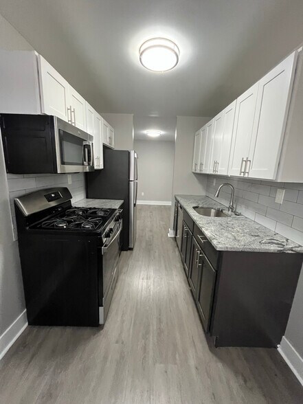 Building Photo - 431 Park Ave