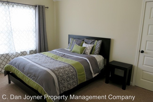 Building Photo - 119 Versilia Ln