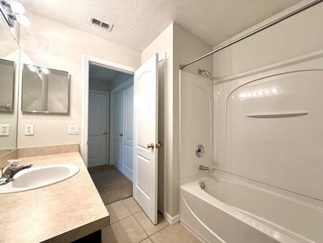 Building Photo - 13221 Silver Strand Falls Dr
