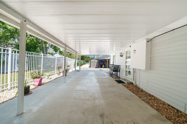 Building Photo - 505 Anemone St