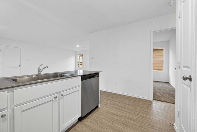 Building Photo - 9206 Selene Pl