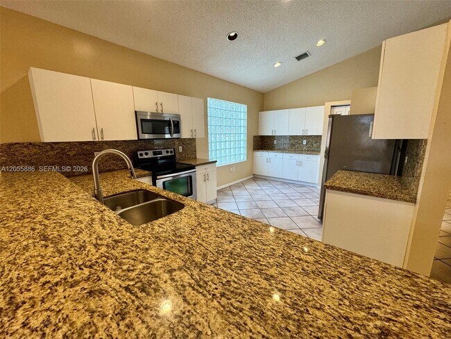 Building Photo - 3393 SW 180th Way