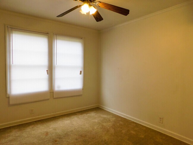 Building Photo - 1117 Patricia Dr