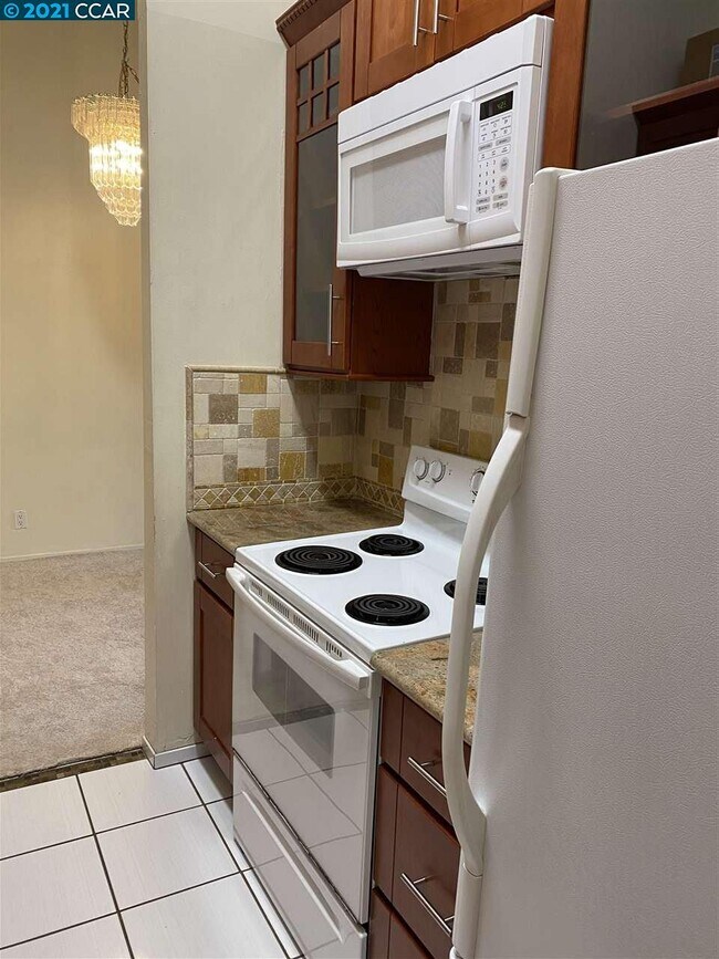 Building Photo - 440 N Civic Dr