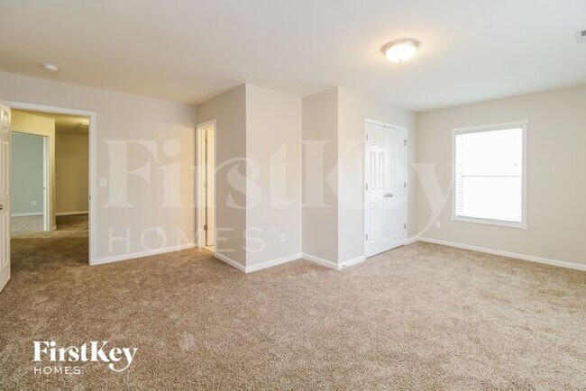 Building Photo - 4609 Meadowside Terrace