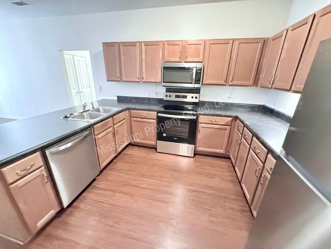 Building Photo - 2BD/2BA FOR RENT