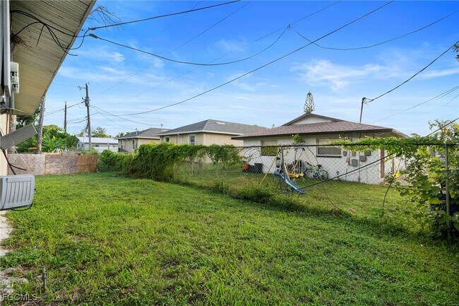 Building Photo - 5539 Tenth Ave