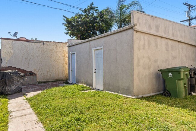 Building Photo - Coming Soon - Renovated Hyde Park Gem Near SoFi, LAX & Metro K Line