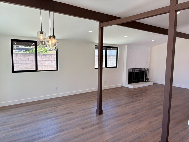 Building Photo - 8842 Quakertown Ave