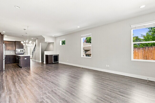 Building Photo - $3,740.95 - 4 bed, 3.5 bath Updated Townhome in Englewood!