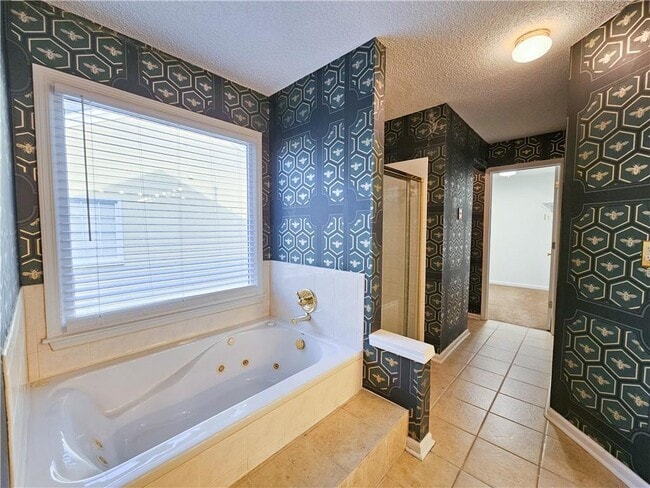 Building Photo - 2825 Binghampton Ln