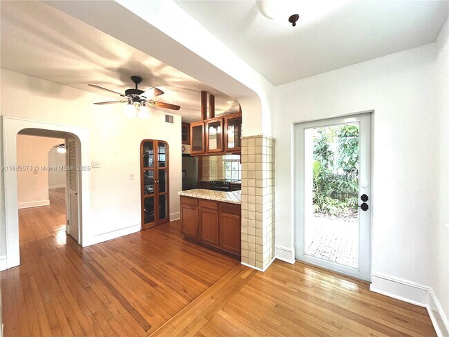 Building Photo - 713 Tibidabo Ave