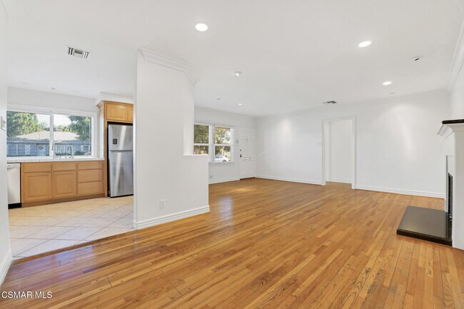 Building Photo - 6045 Sunnyslope Ave