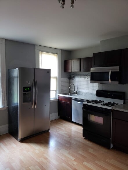 Kitchen - 68 Southern Ave