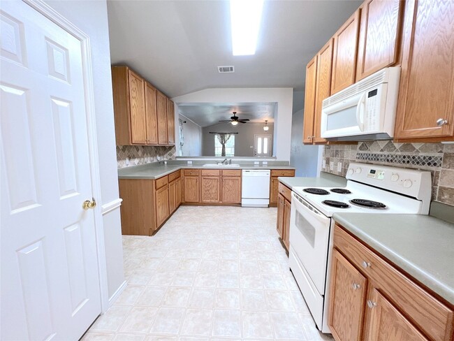 Building Photo - 102 Wren Cove