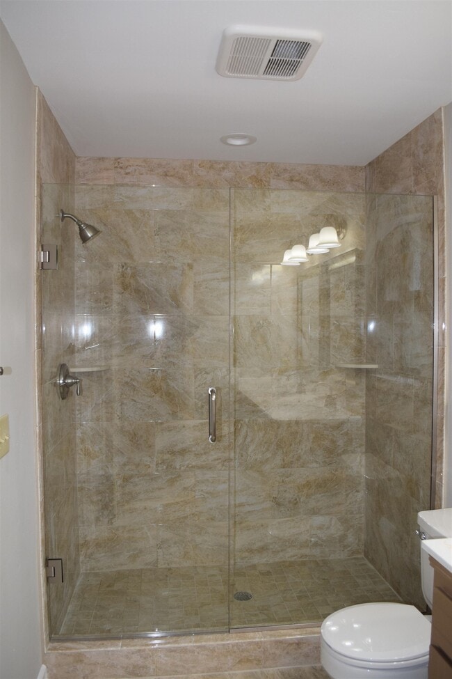 Building Photo - 1700 Green Ridge Trail