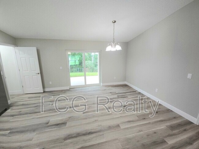 Building Photo - 7883 N Fieldstone Point