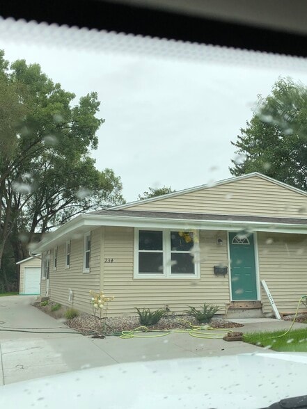Front of the whole duplex - 234 Coolidge St