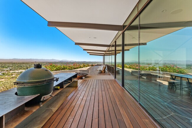Building Photo - 4925 E Red Rock Dr
