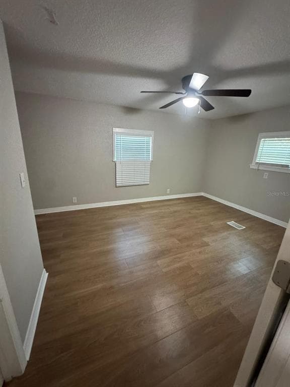 Building Photo - 608 River Village Dr