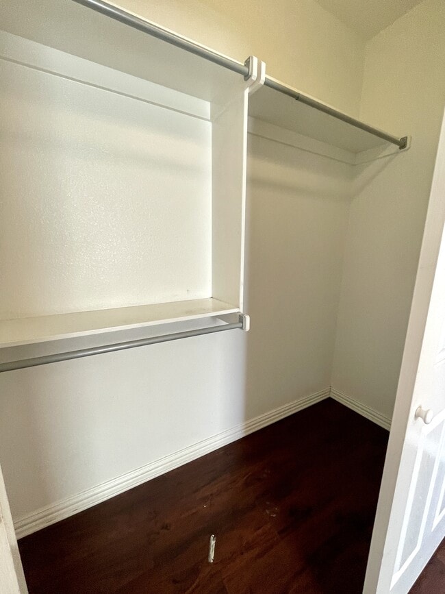 Building Photo - 408 Boggy Creek Dr