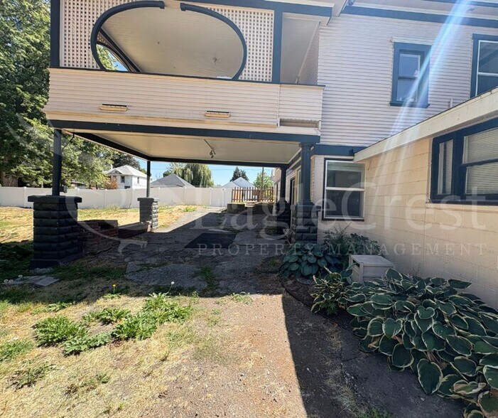 Building Photo - 603CHERRY