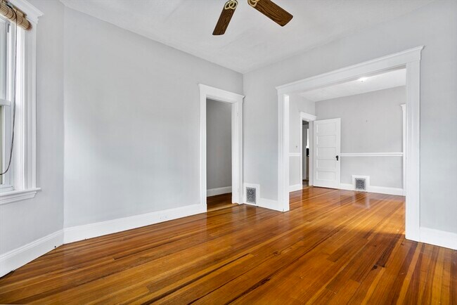 Building Photo - 31 Harold St