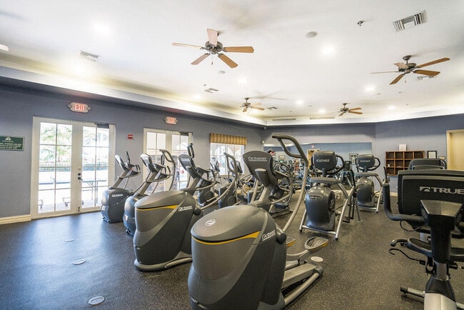 Building Photo - 318 September St