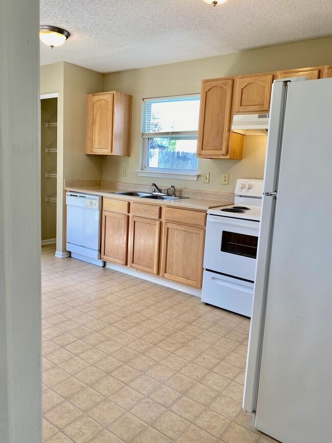 Building Photo - COMING SOON!! Wonderful 3 Bedroom 2.5 Bathroom Two Story Home with Loft on the Pond in Wayne!