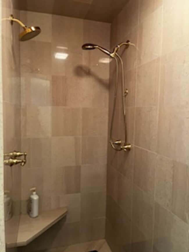 Building Photo - Stunning Custom Built Home with ALL Utilities Included!!