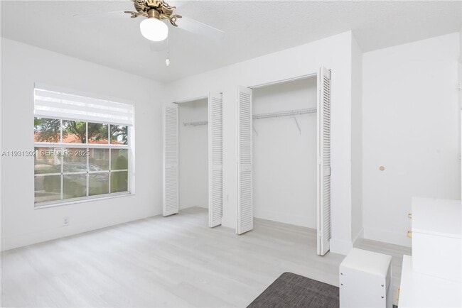 Building Photo - 1901 SW 129th Terrace