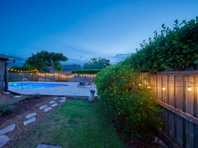 Building Photo - 1267 Summerwood Cir