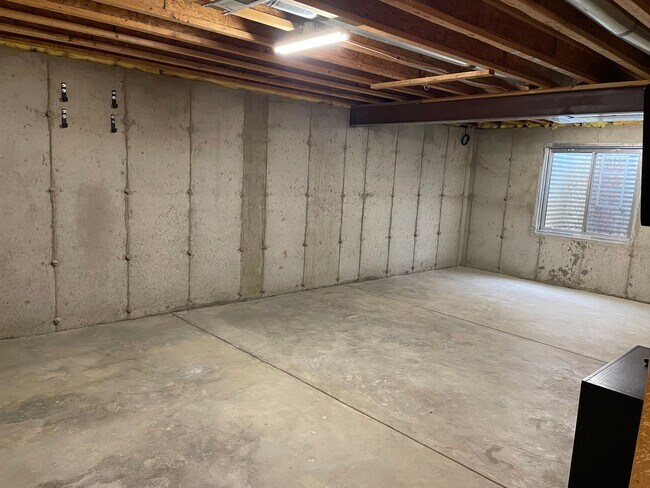 Building Photo - Beautiful 3 Bed 2.5 Bath Home in Milliken, Huge Corner Lot, Fenced Yard & Unfinished Basement
