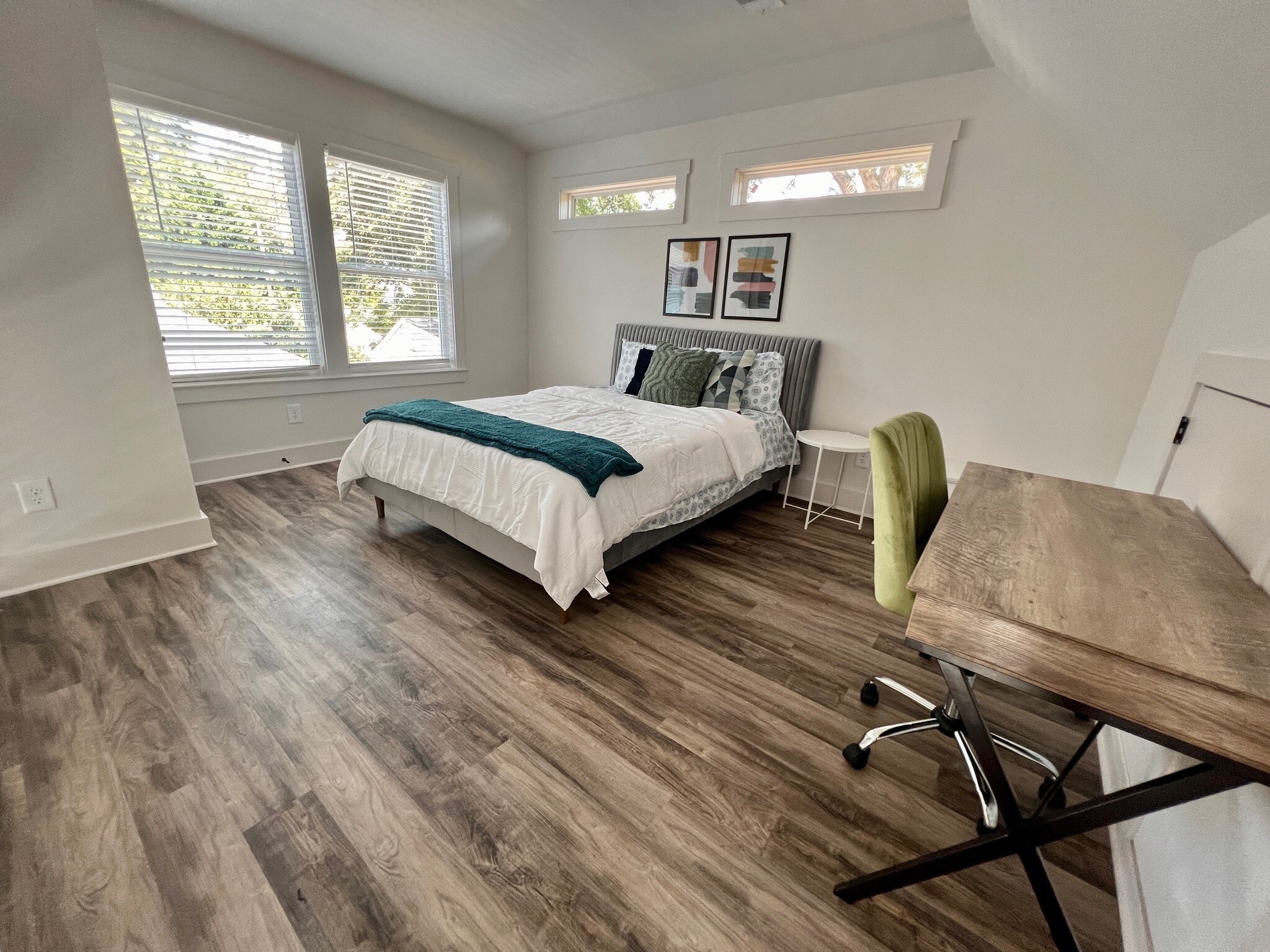 Loft Area - 496 Glenwood Plz SE