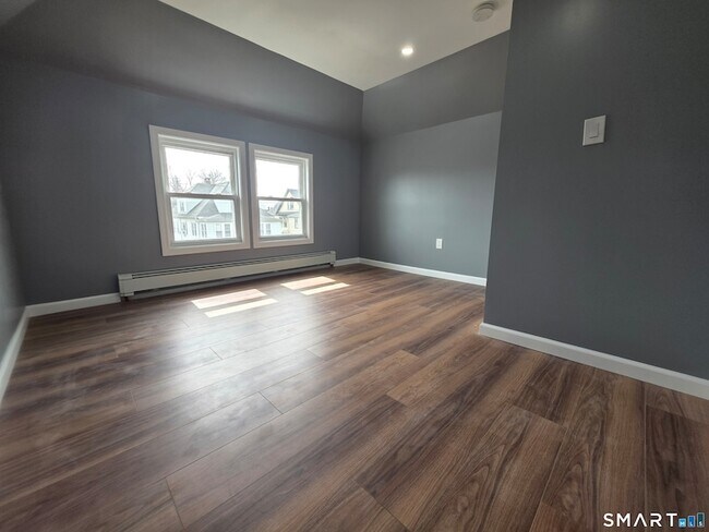 Building Photo - 68-70 Westfield Avenue Unit