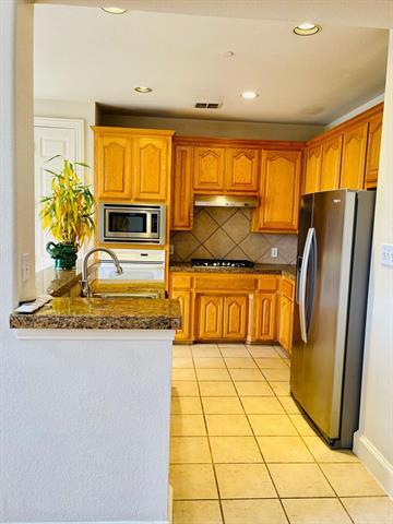 Building Photo - 535 Poplar Ln