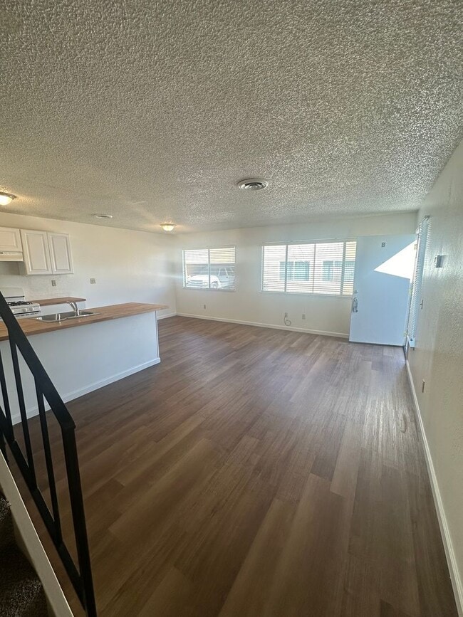 Building Photo - Zanetta Dr. (3057)