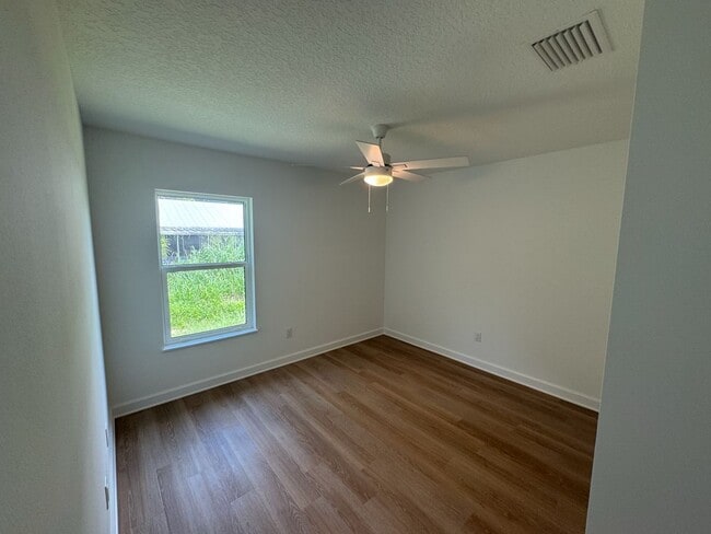 Building Photo - Available 7/1/2025 Brand New 3 bedroom 2 b...