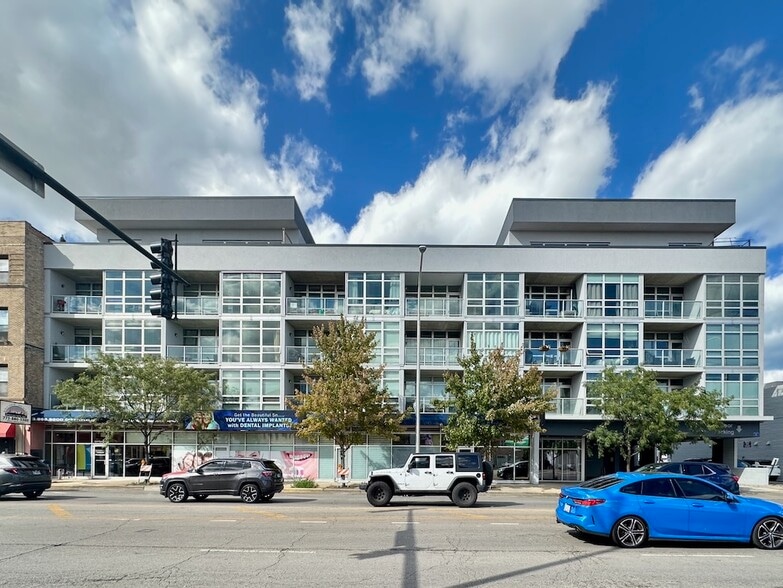 Primary Photo - 1610 W Fullerton Ave