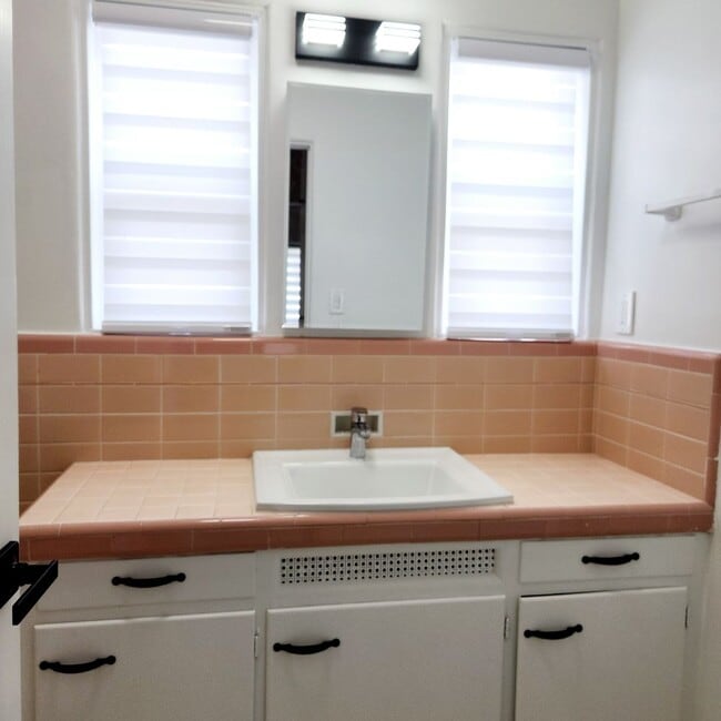 Building Photo - Charming Morley Field 3 bed 2 bath Home, p...