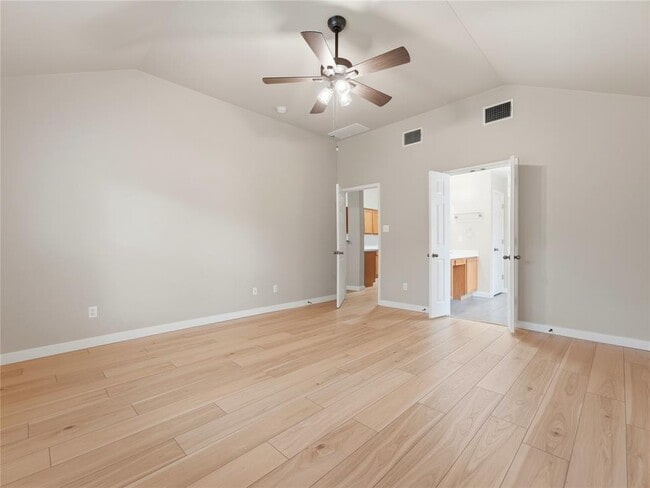 Building Photo - 1004 Downridge Dr
