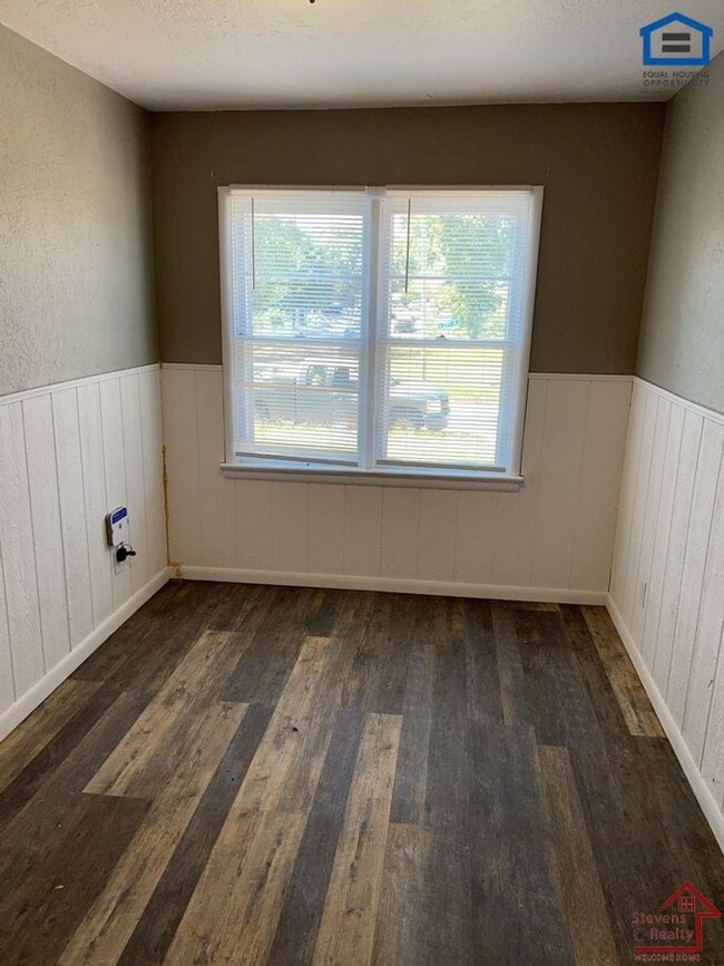 Building Photo - 2811 NW 21st Pl