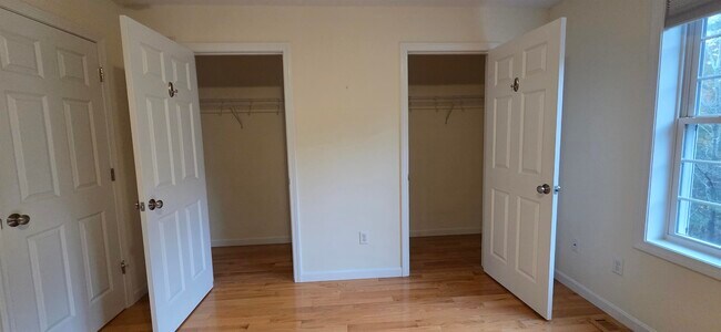 Building Photo - 65 Fordway Ext